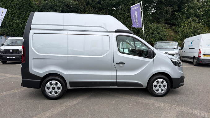 Renault Trafic Swb Diesel SH30 Blue dCi 150 High Roof Advance [Safety] Van - Image 9
